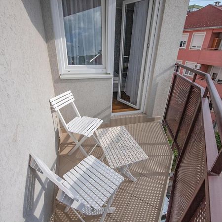 Stella Modern Apartment 2 Novi Sad Bagian luar foto