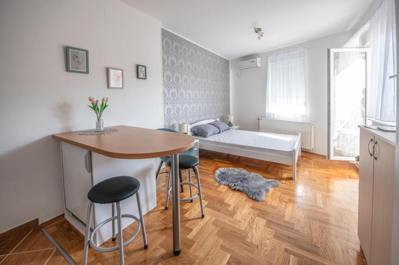 Stella Modern Apartment 2 Novi Sad Bagian luar foto