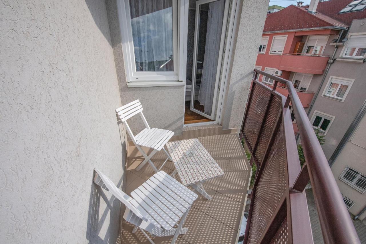 Stella Modern Apartment 2 Novi Sad Bagian luar foto