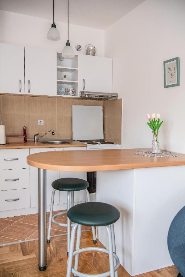 Stella Modern Apartment 2 Novi Sad Bagian luar foto